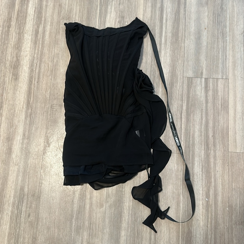 Black Bodycon Mini Dress with Sweetheart Neckline - Picture 4 of 5